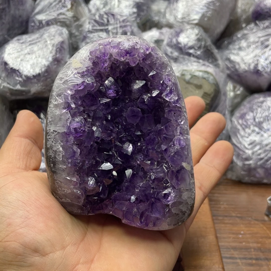 未镶嵌水晶大型摆件（非配饰）