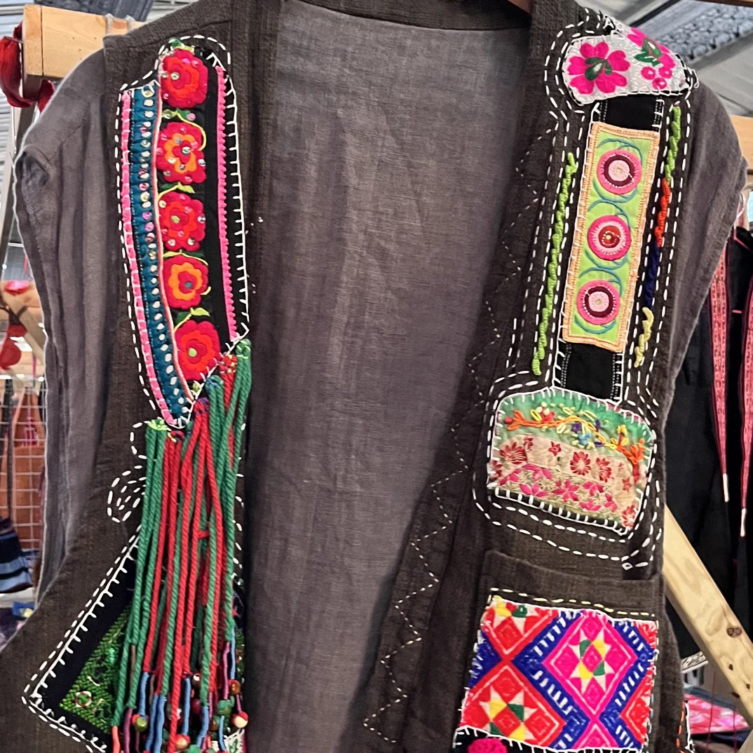原创设计重工刺绣民族风老绣假两件麻料马甲