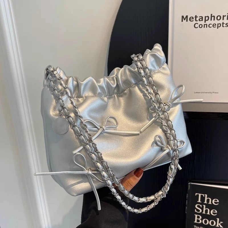 单肩小包包女2025新款时尚蝴蝶结链条包夏天洋气垃圾袋斜挎腋下包