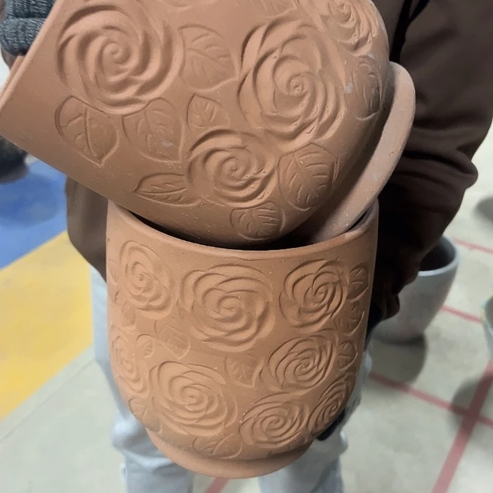 高度23厘米口20厘米