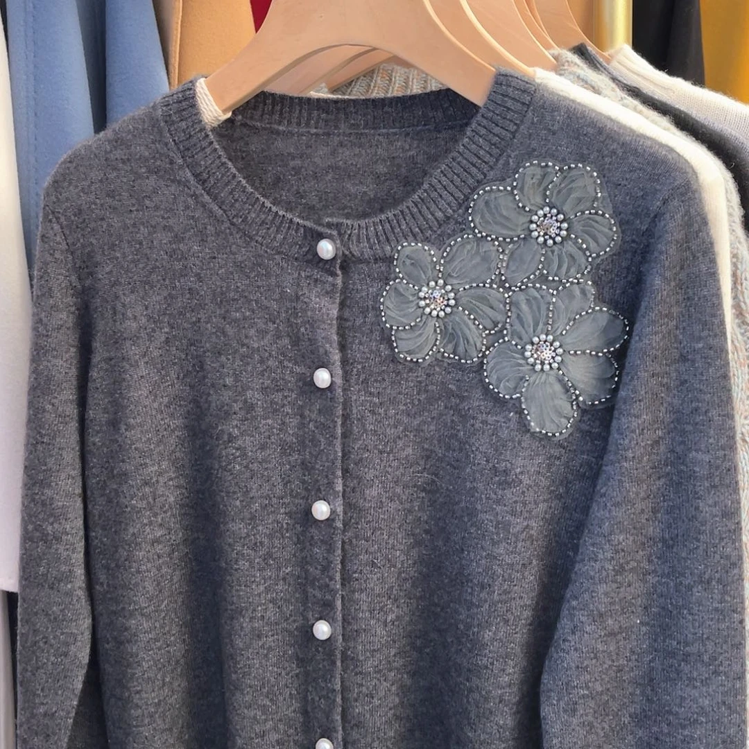 小香风珍珠扣设计款羊绒开衫