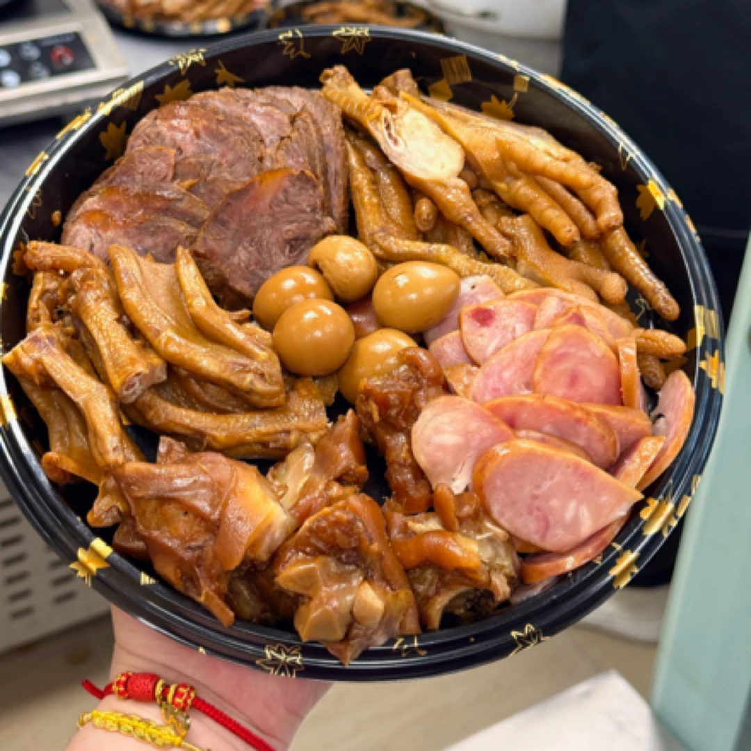 温小张顺丰特快温小张热卤卤味拼盘熟食卤牛肉卤猪蹄卤鸡爪卤鸭掌