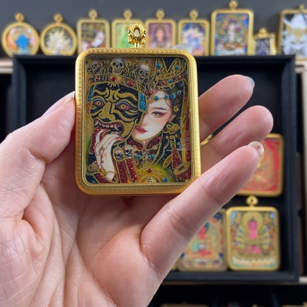 吊坠美丽的唐卡在这里结缘