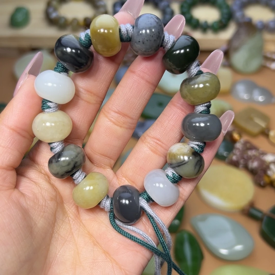 颈饰未镶嵌和田玉光*