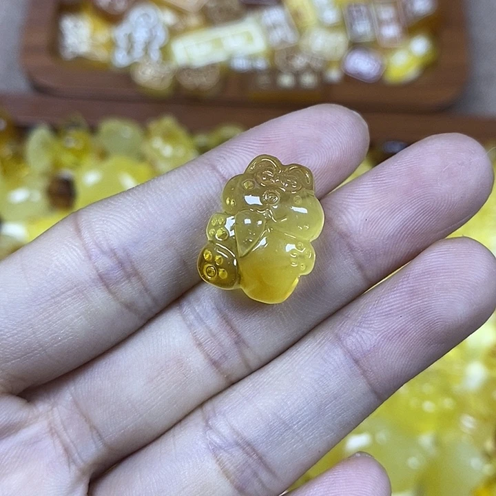 吊坠橄榄核小兔子7