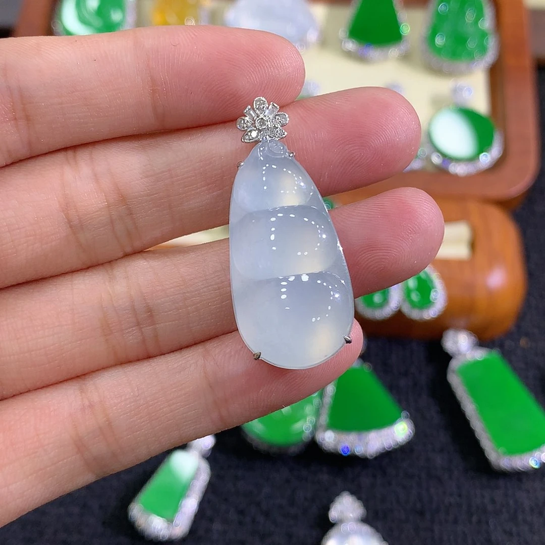 【闪购商品】翡翠18K金镶嵌吊坠(不含链)福豆