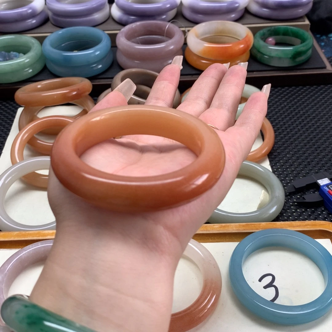 石英岩玉手镯未镶嵌