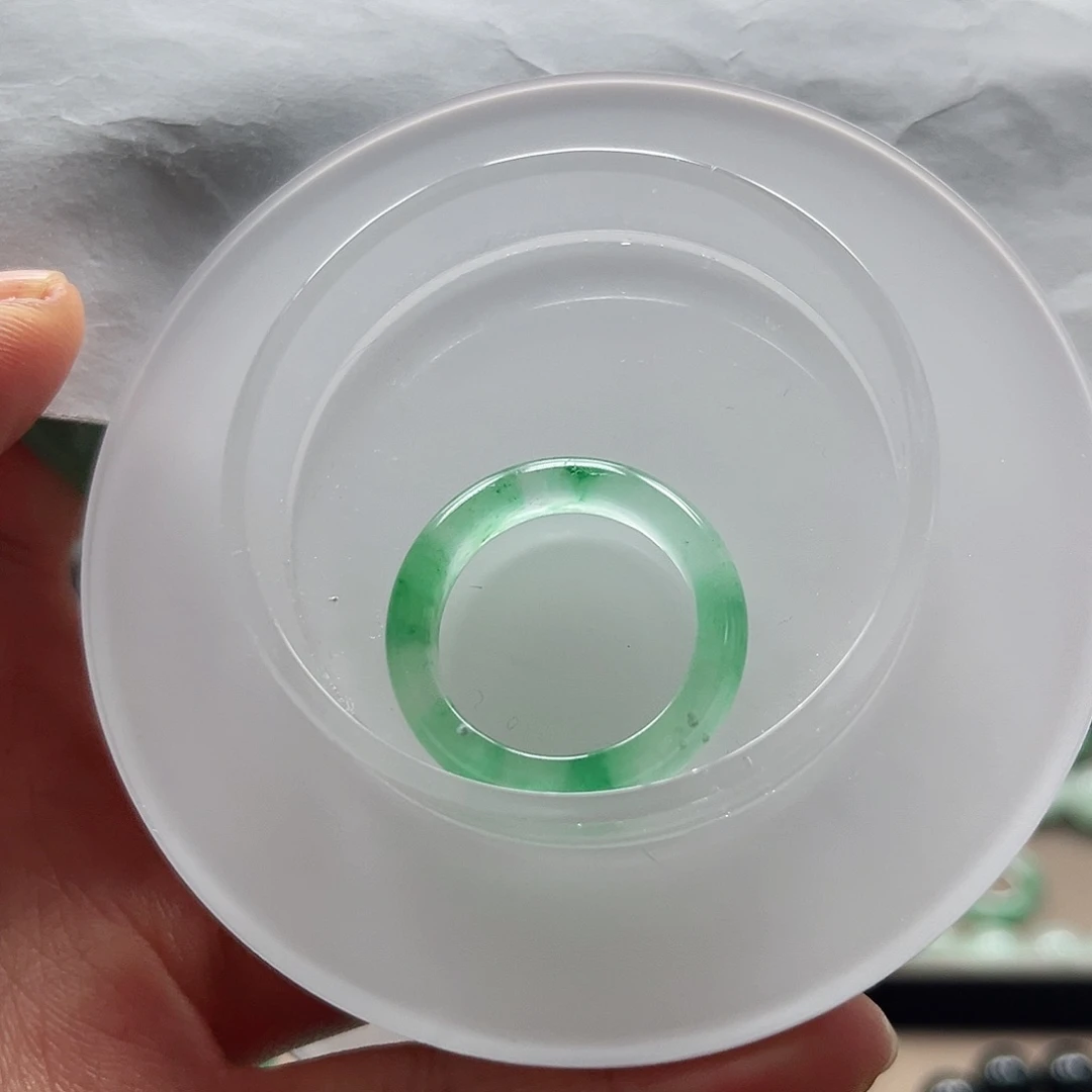 燕***子石英质玉手串未镶嵌戒圈20.5