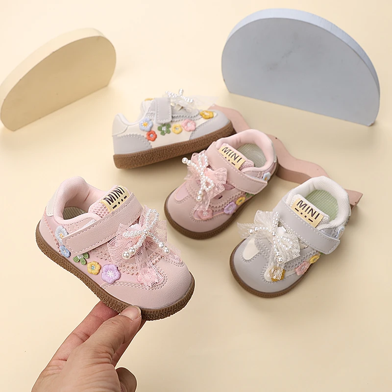 公主学步鞋秋季新款魔术贴珍珠蝴蝶结软底防滑单鞋婴幼儿运动鞋
