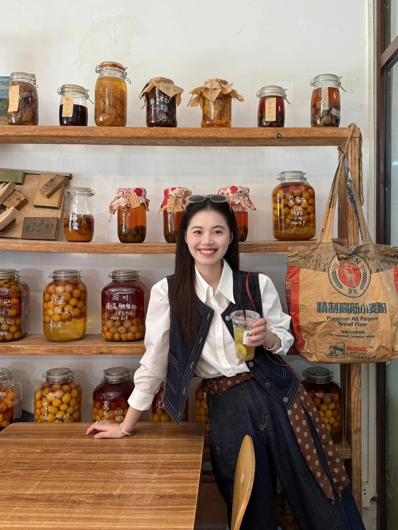 早秋新款痞帅炸街风女装INS风复古背心马甲长袖衬衫衬衣牛仔裤