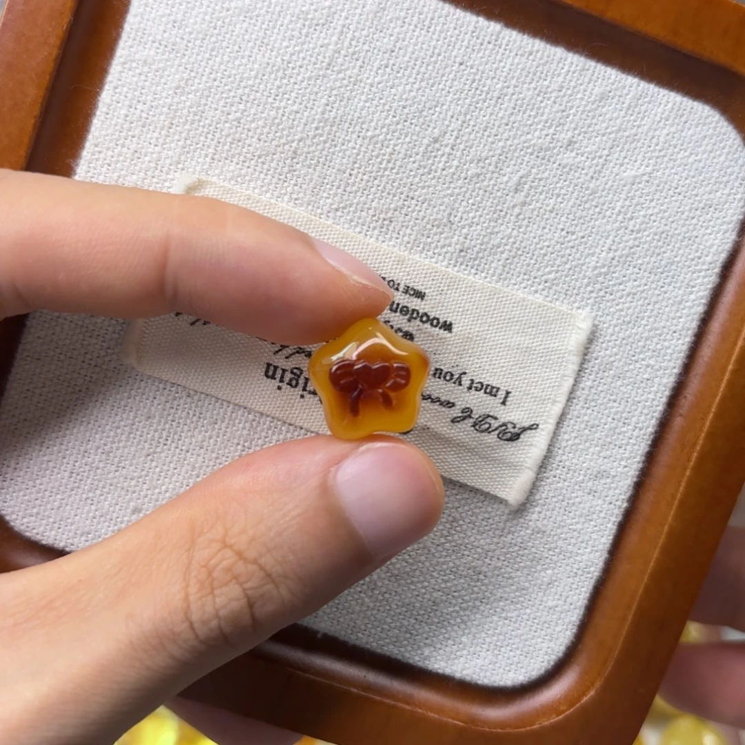 未镶嵌琥珀裸石星星