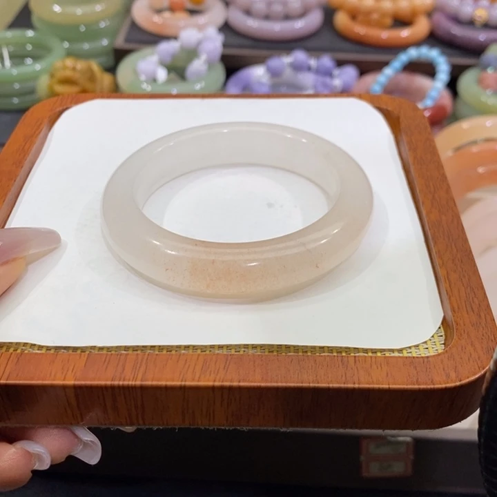 石英质玉未镶嵌手镯56加