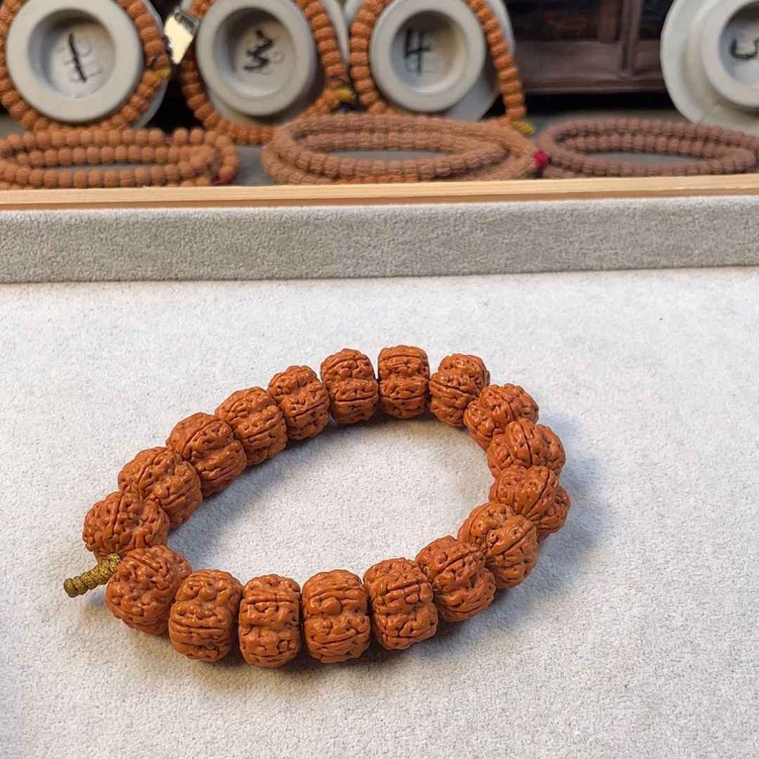 金刚菩提吊坠定制方墩梅花