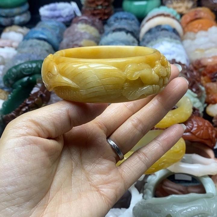 石英质玉手镯未镶嵌