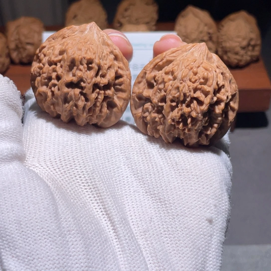 文玩核桃吊坠满天星40。 37。3011