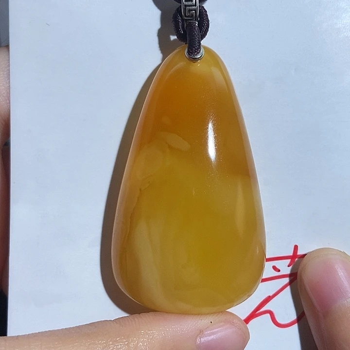定制琥珀未镶嵌琥珀的