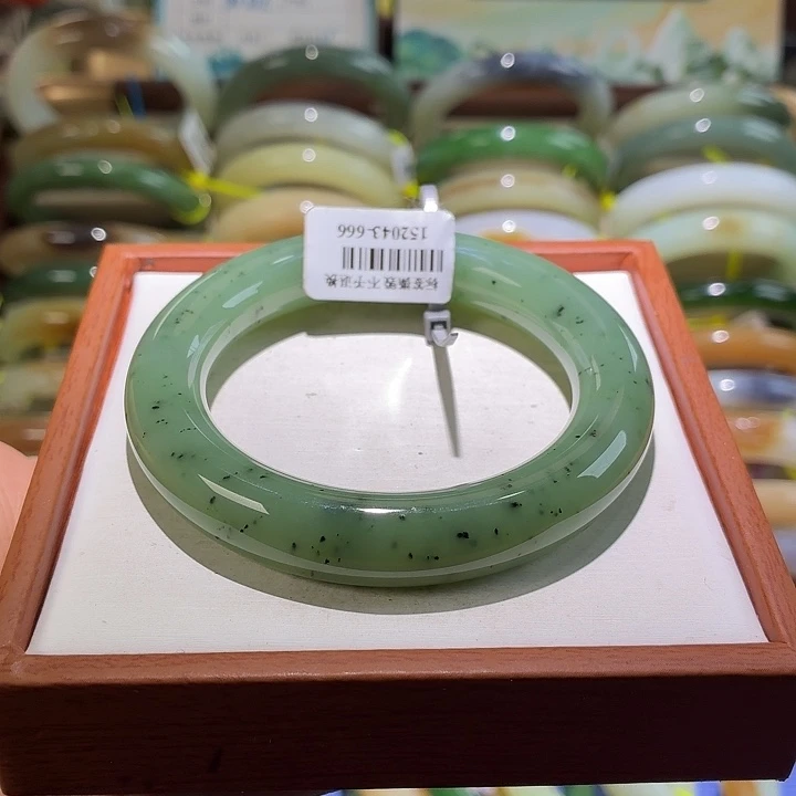 和田玉未镶嵌手镯5.  54/55