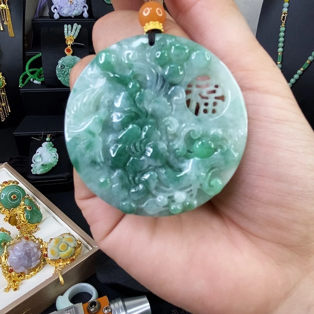 颈饰未镶嵌翡翠吊坠