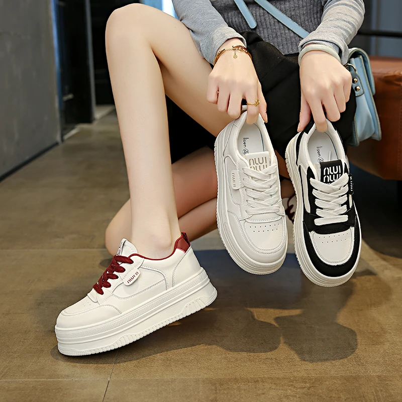 厚底小白鞋女2025年春季新款百搭休闲爆款面包鞋增高松糕运动板鞋
