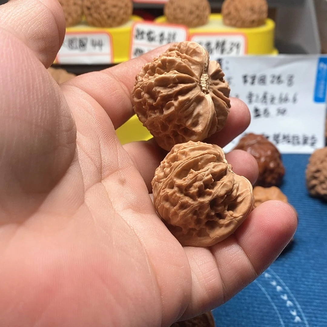 文玩核桃吊坠0**6全品宫灯
