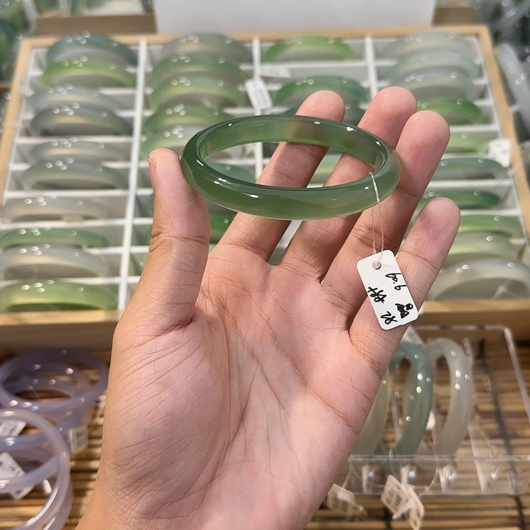 玛瑙/玉髓未镶嵌手镯圈口60.6