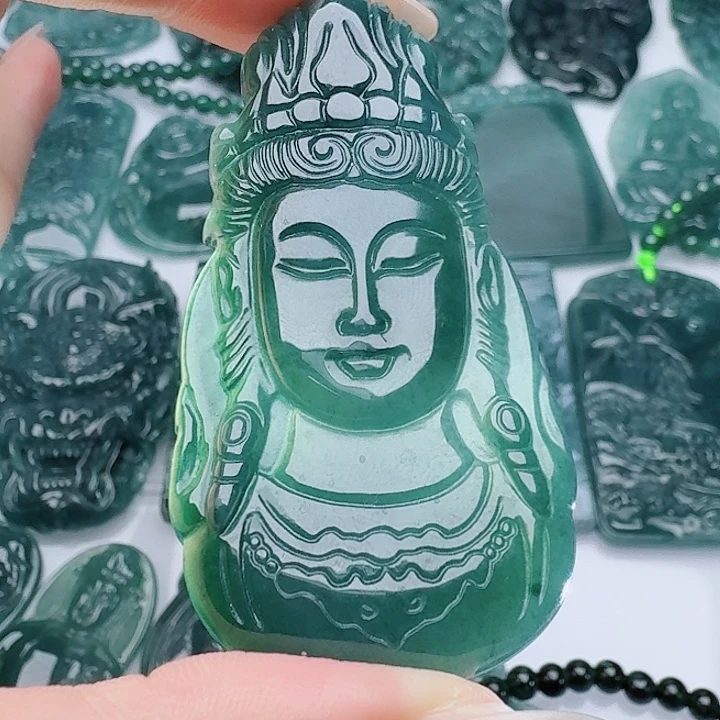 颈饰未镶嵌翡翠天然的A货翡翠多样性发其一