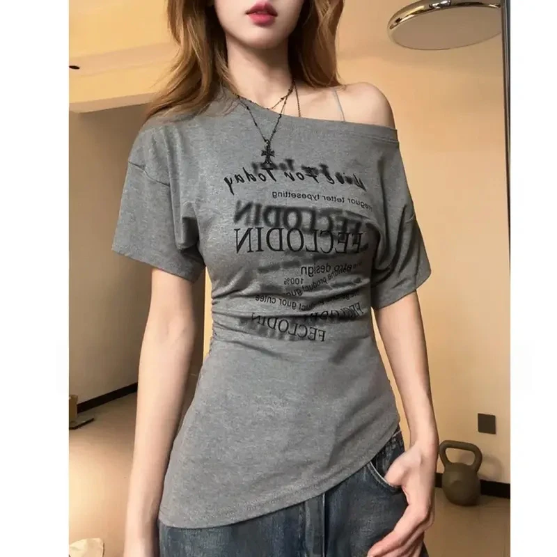 爆款美式纯欲设计感不规则女士斜肩短袖t恤印花收腰露肩辣妹上衣