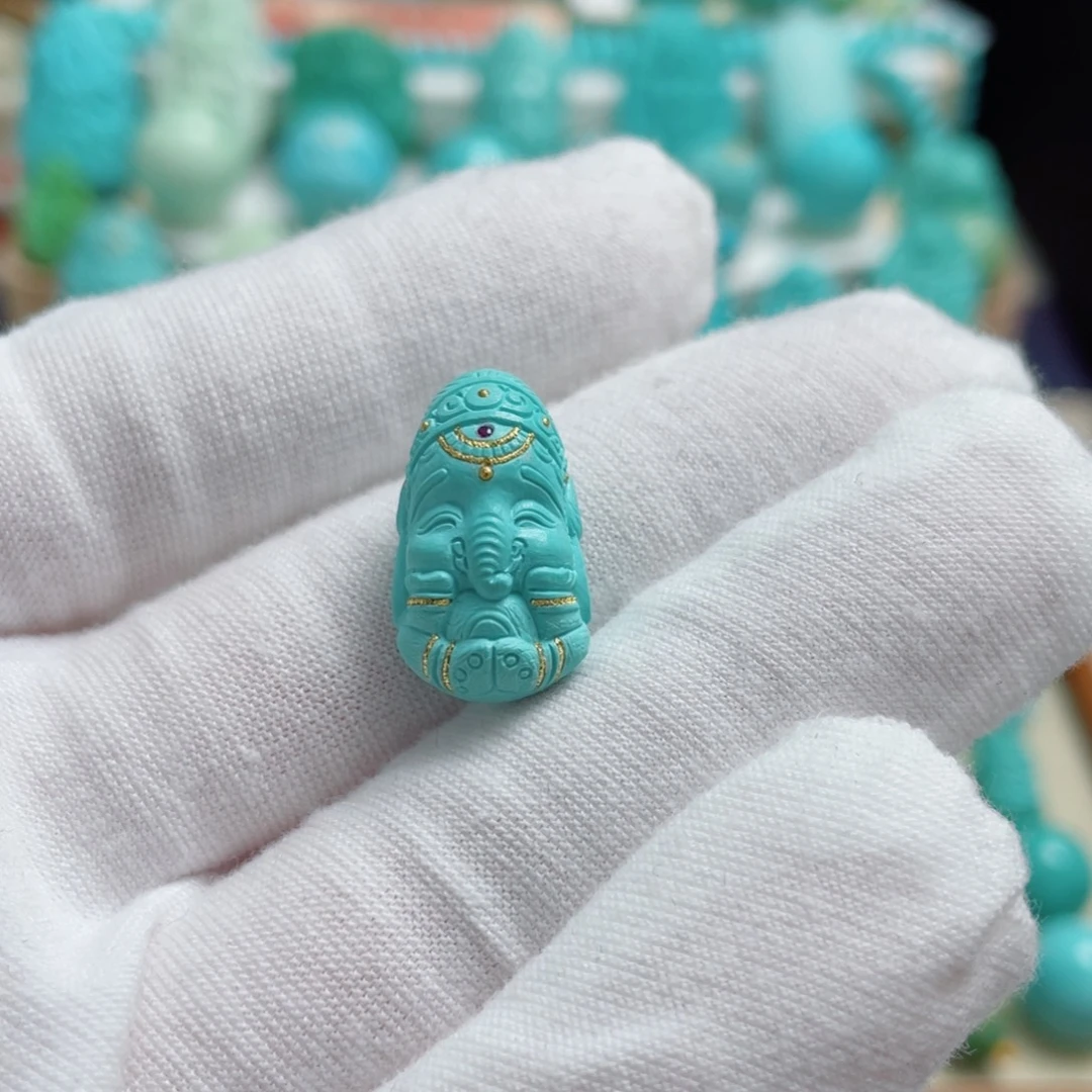 绿松石未镶嵌珠宝奇石