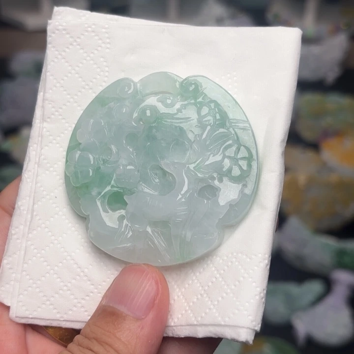 翡翠未镶嵌颈饰吊坠