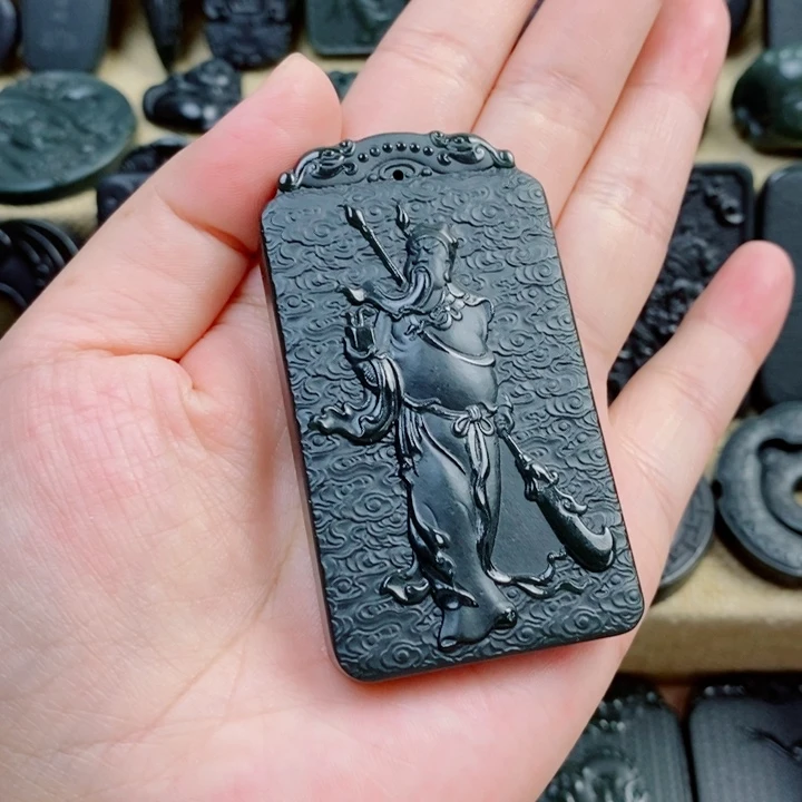 和田玉（青玉）未镶嵌颈饰双面雕刻