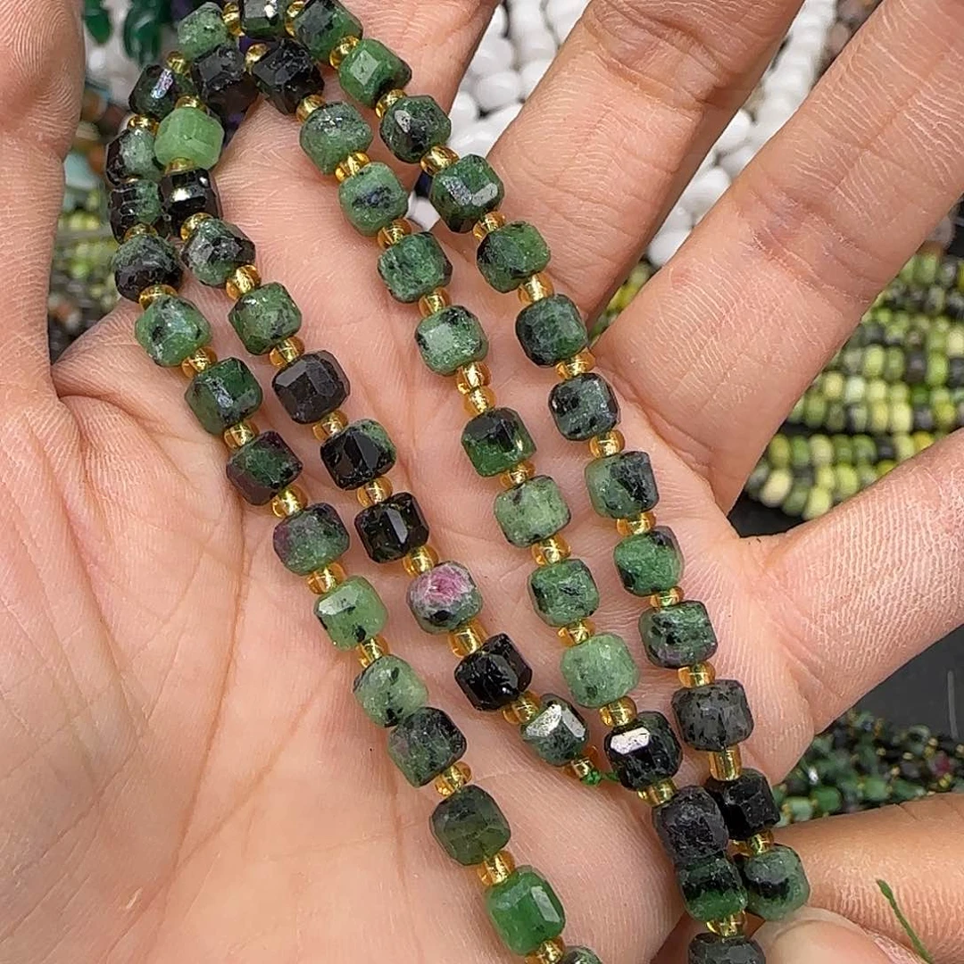 玛瑙/玉髓合金珠宝半成品红绿宝5mm方糖一条