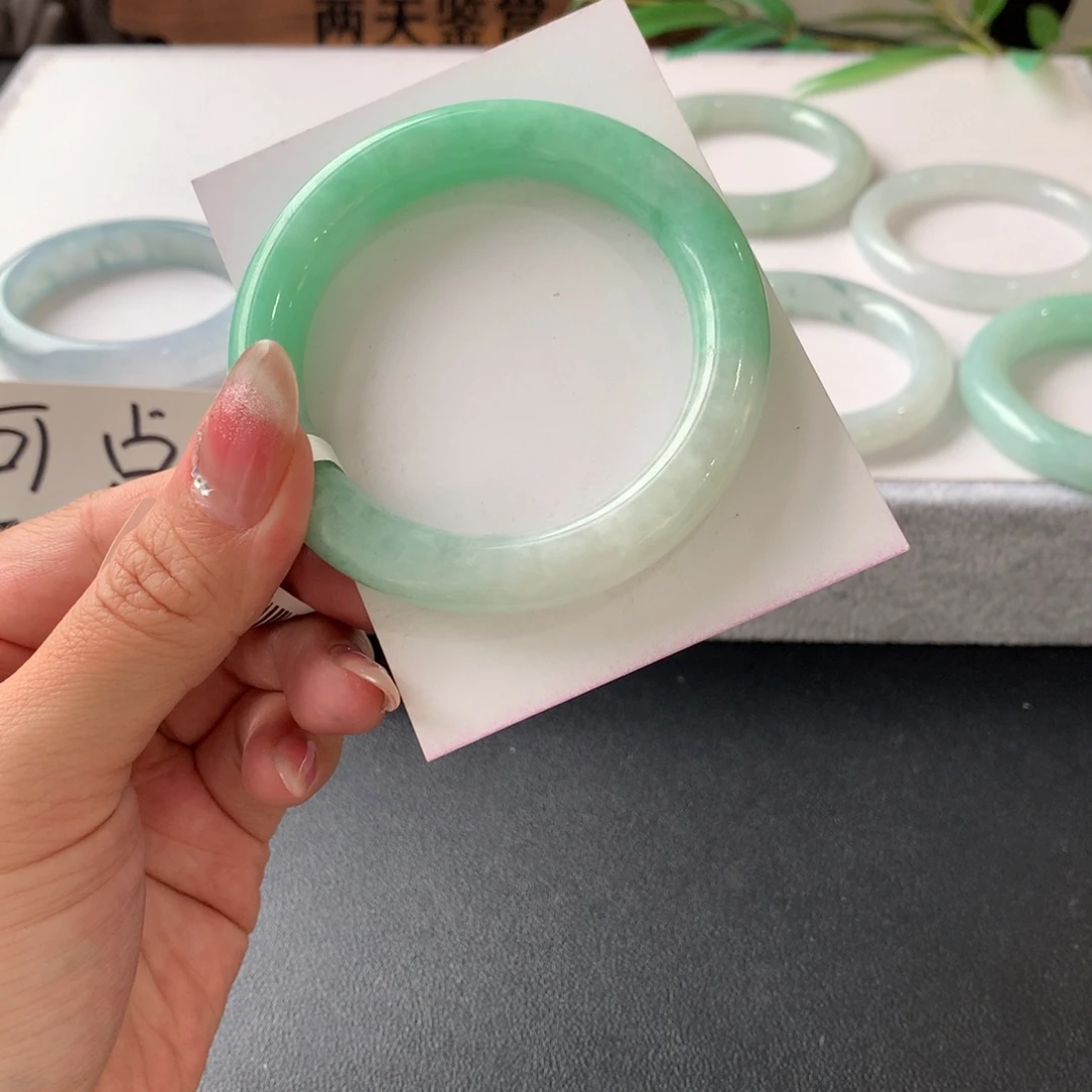 翡翠未镶嵌手镯54圆