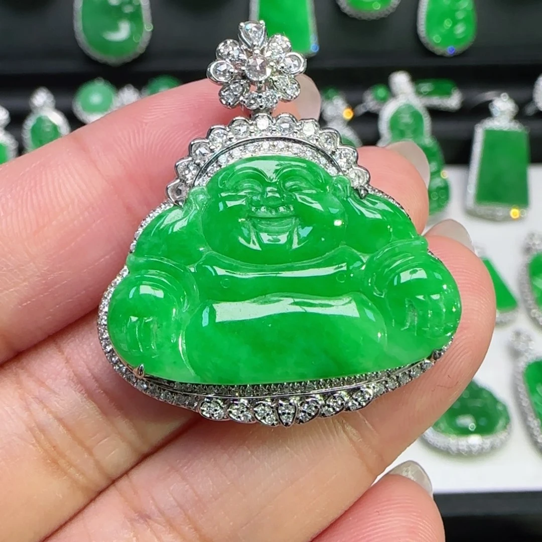 翡翠18K金镶嵌颈饰吊坠