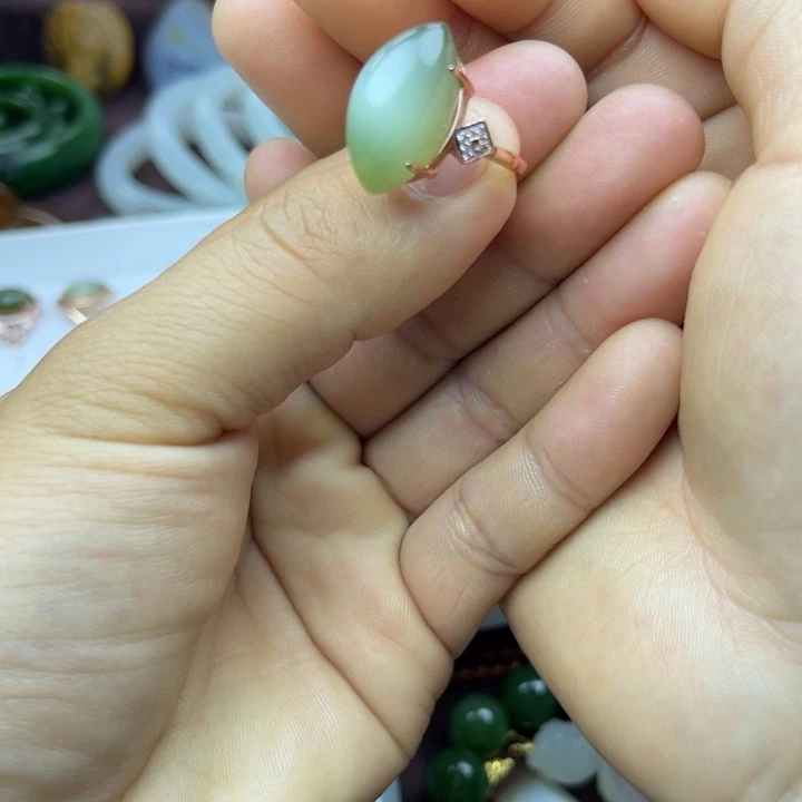和田玉戒指银S925镀金镶嵌