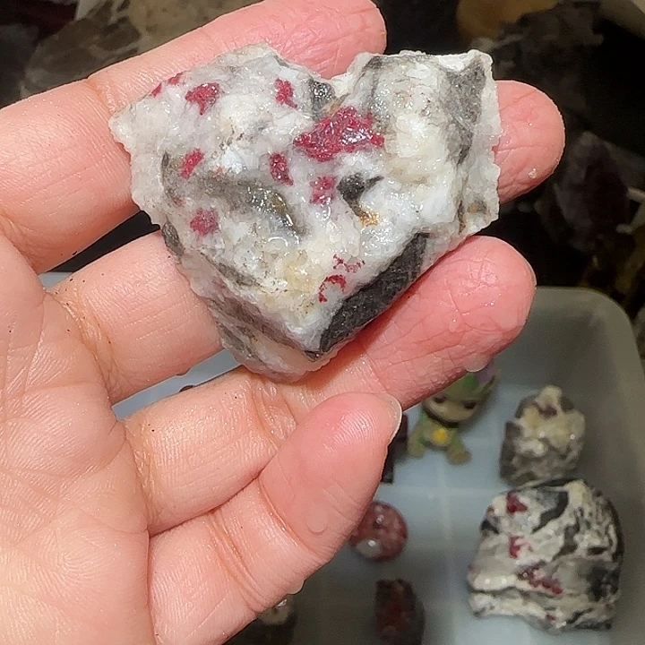 天然辰砂天然朱砂原石毛料