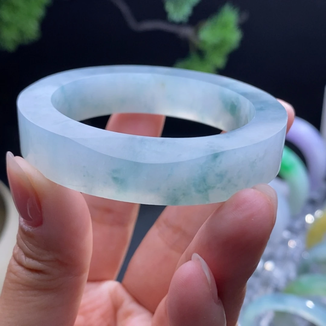 定制翡翠未镶嵌翡翠手镯