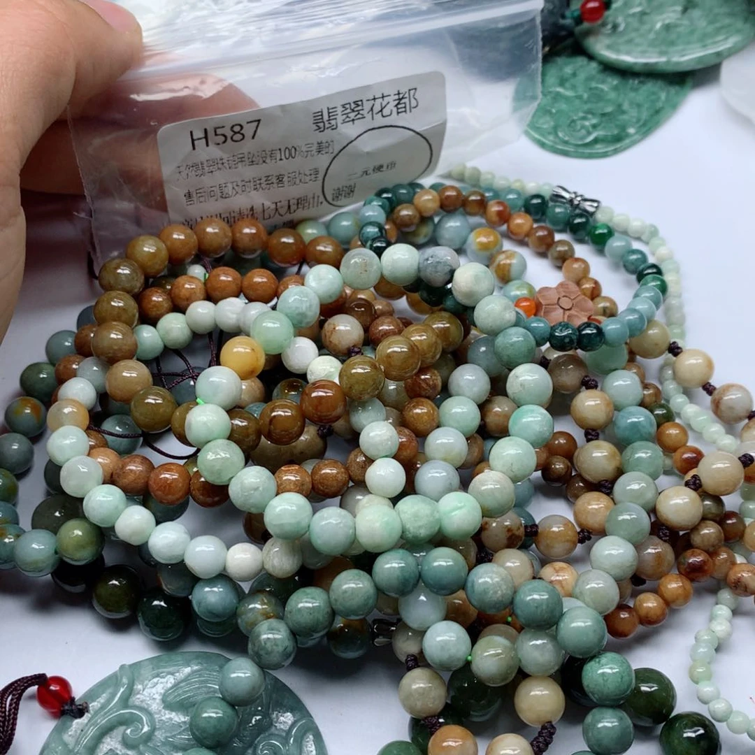 翡翠颈饰未镶嵌手串