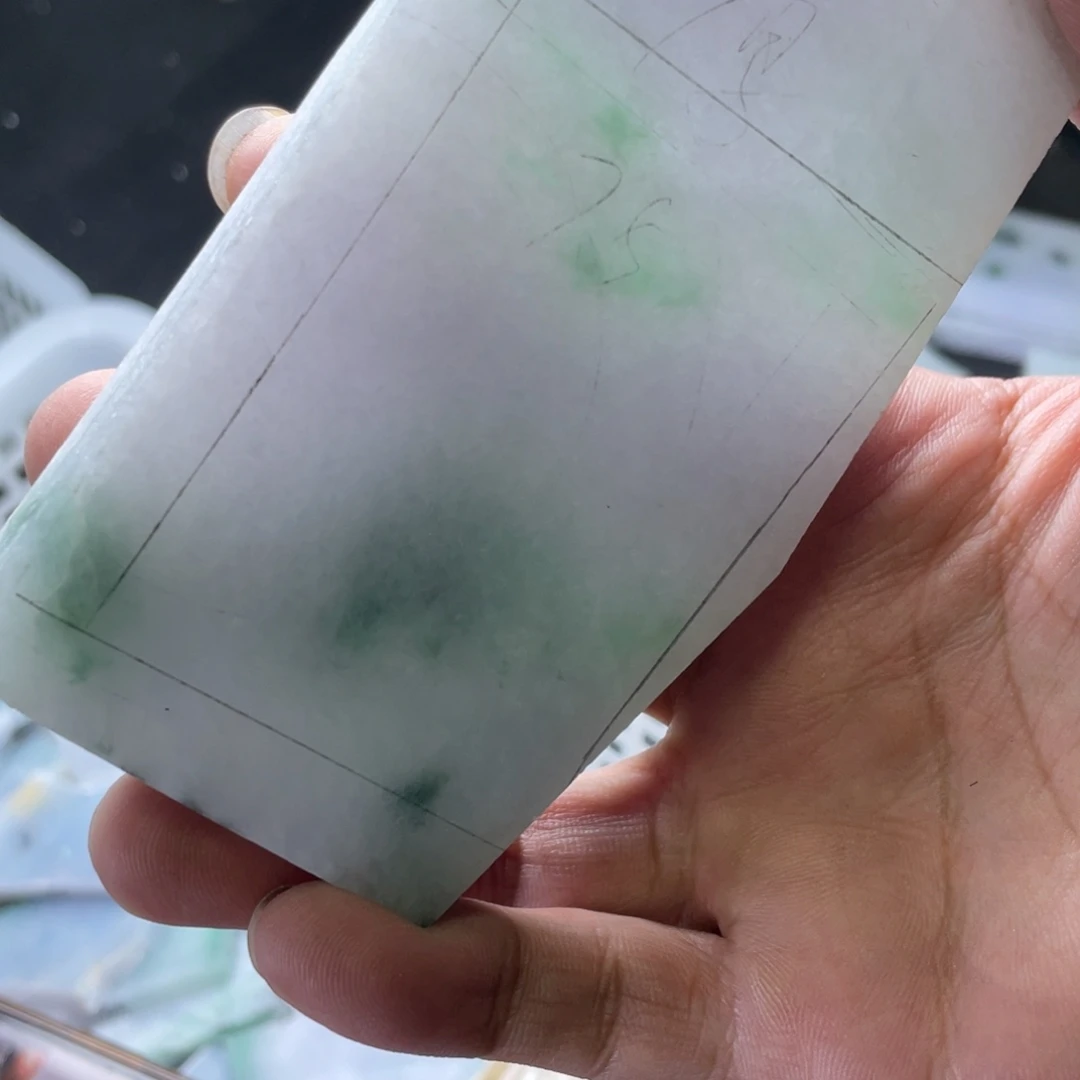 往***烟未镶嵌定制翡翠包工关公