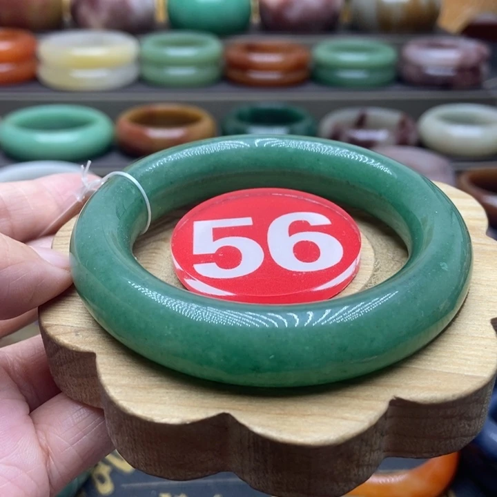 未镶嵌手镯石英质玉