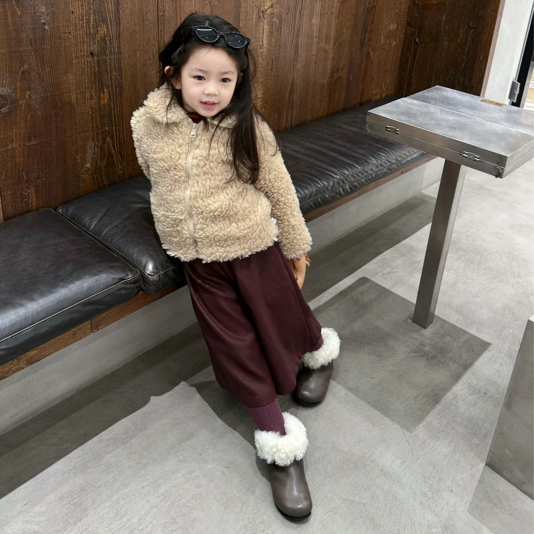 小思家2025冬季新款韩版洋气女童毛绒外套加绒八分皮裤时尚套装