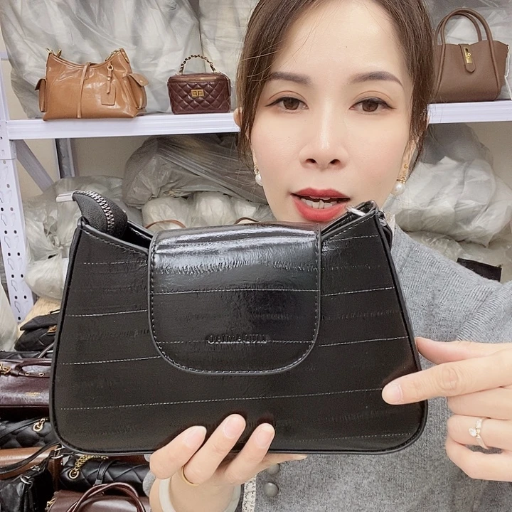 蚕丝小牛剖层皮革PU