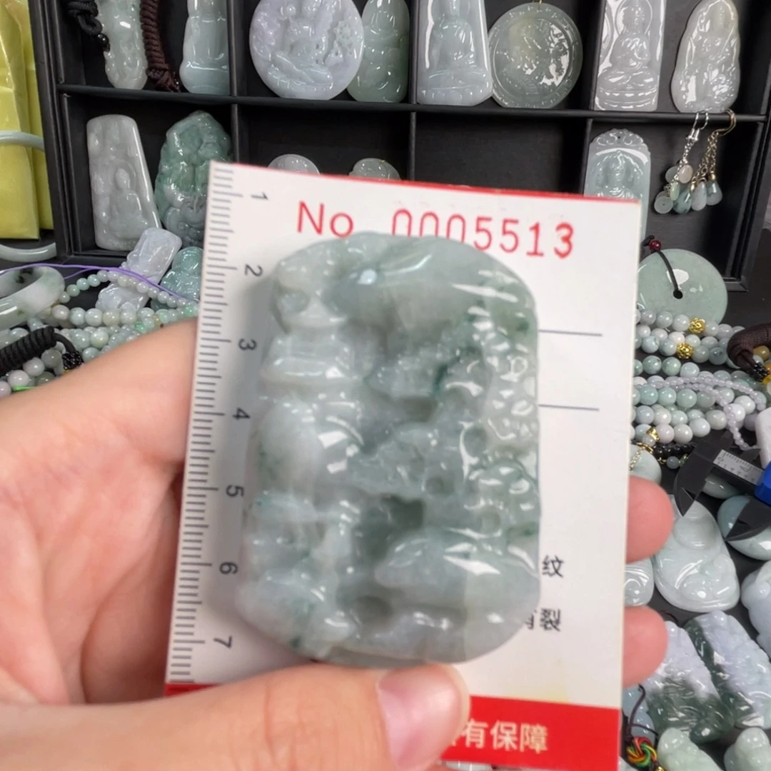 翡翠未镶嵌吊坠(不含链)瑕疵
