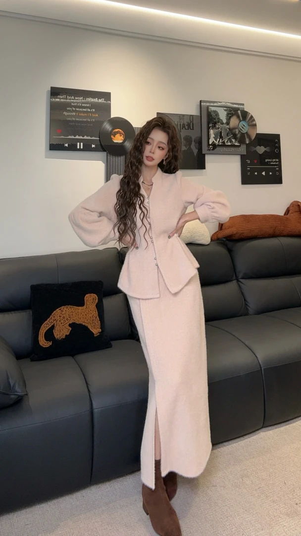 十一定制【枫丹白露】气质V领金属扣灯笼袖套装 MDL028