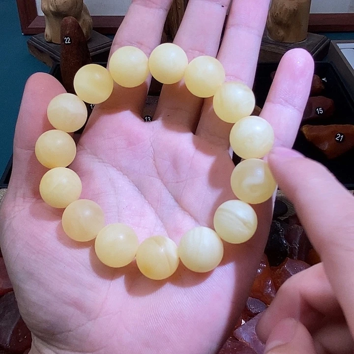 裸石琥珀未镶嵌黄白花