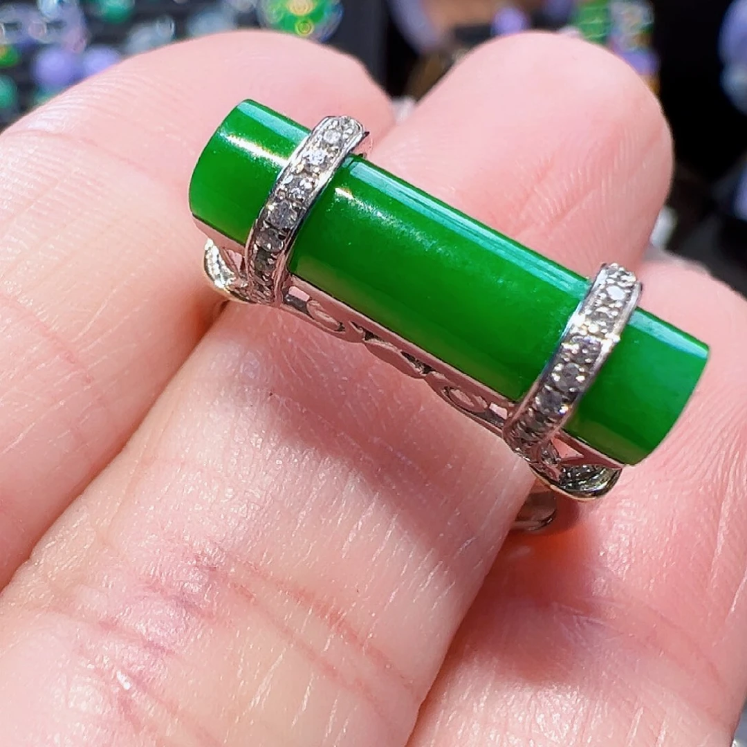 翡翠戒指18K金镶嵌签收后24小时鉴赏期