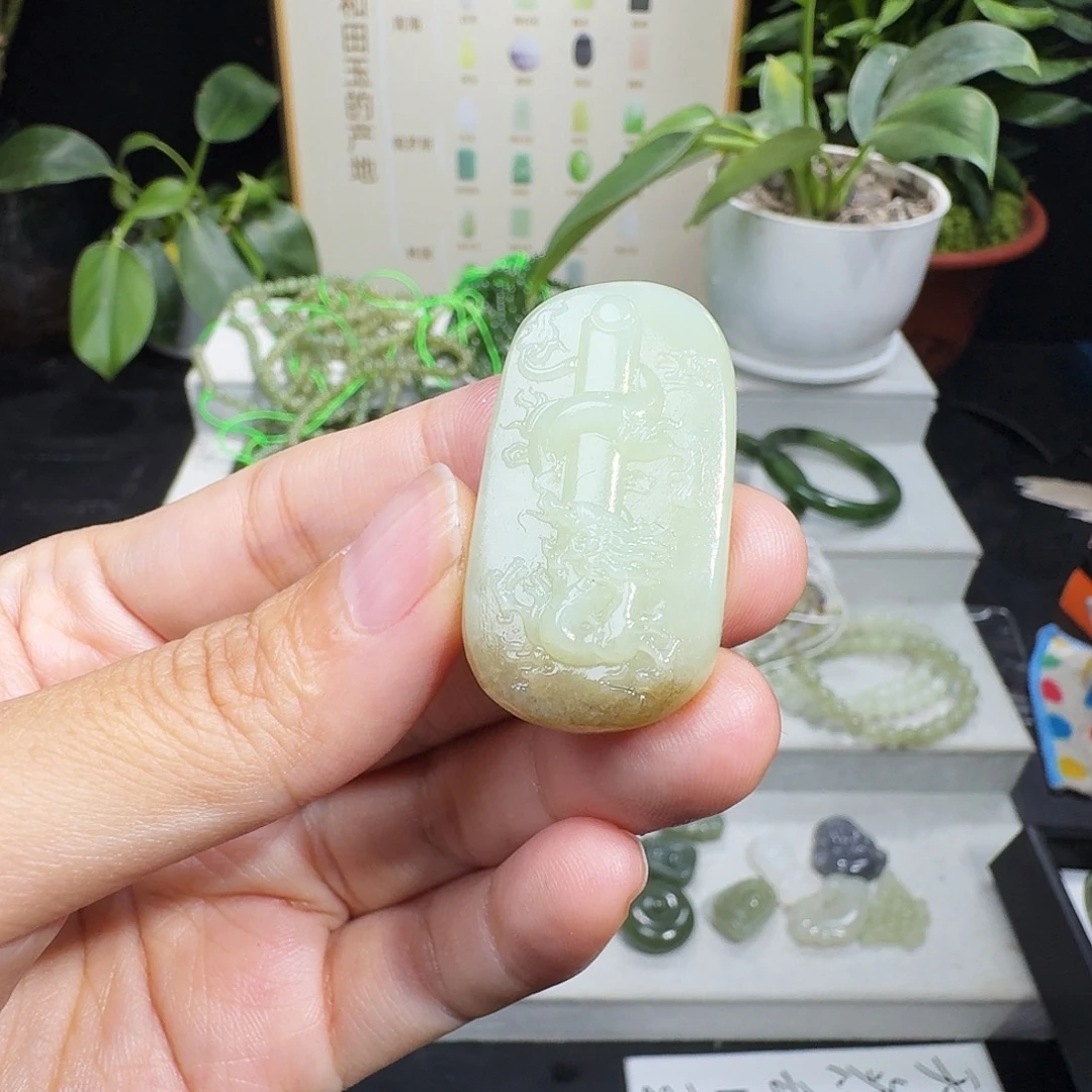 和田玉未镶嵌颈饰