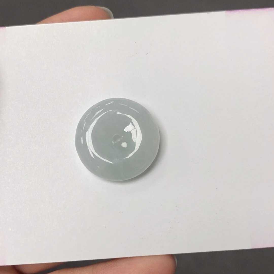 翡翠未镶嵌颈饰平安扣