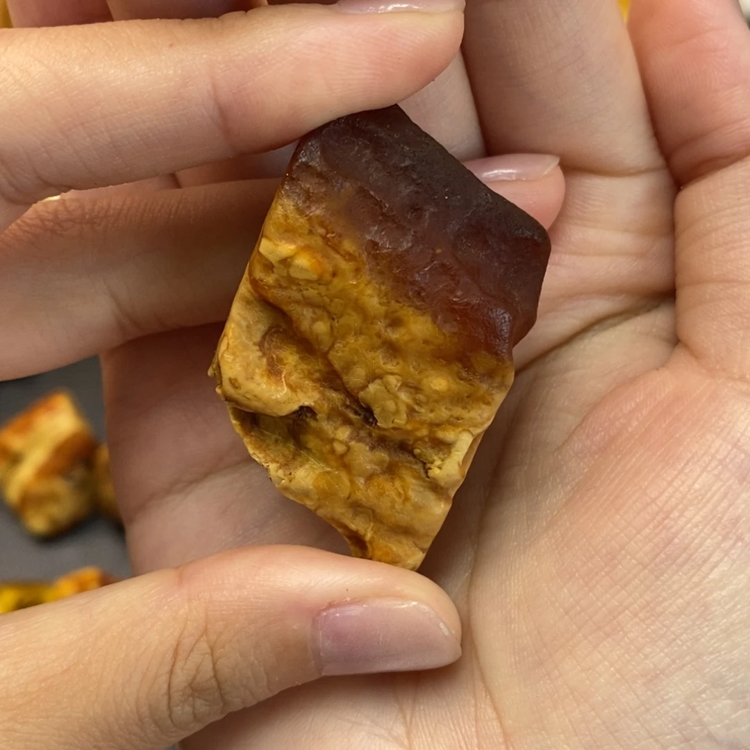 定制琥珀未镶嵌蜜蜡