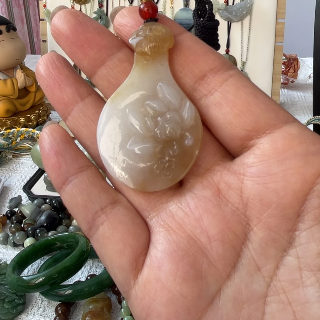 和田玉未镶嵌颈饰糖白玉知音