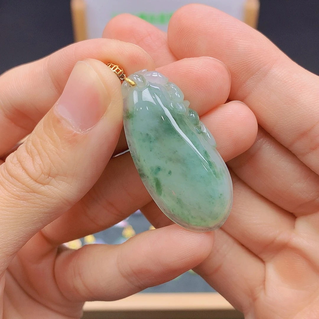 翡翠18K金镶嵌颈饰翡翠